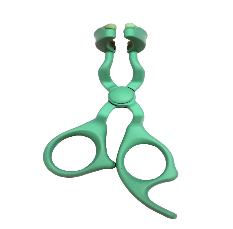 Colored Contact Lens Aid